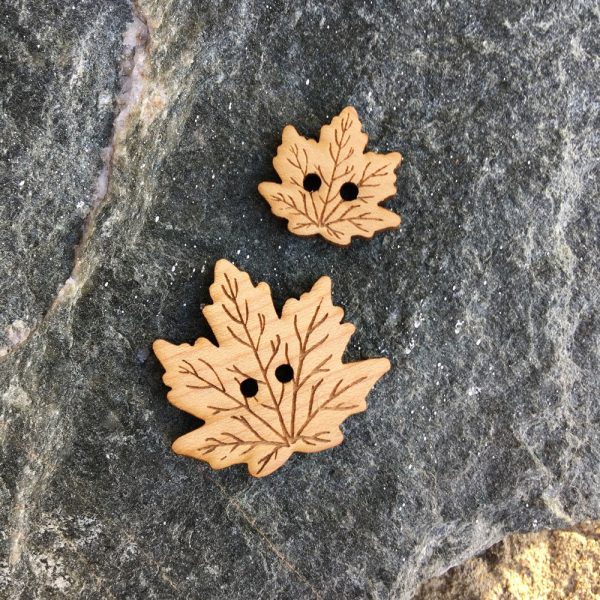 Natural Maple Leaf Buttons